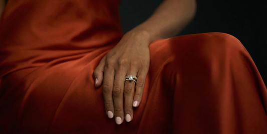 Gold vs Platinum Jewellery: What’s Better for Daily Wear (and Why)